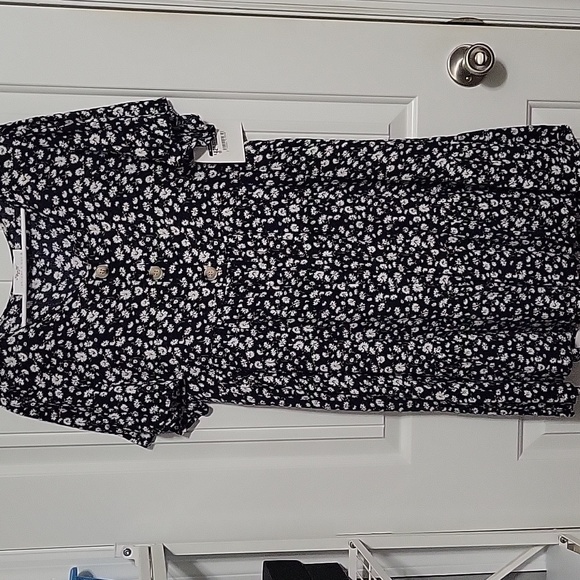 January and may Dresses & Skirts - Nwt January and may floral dress